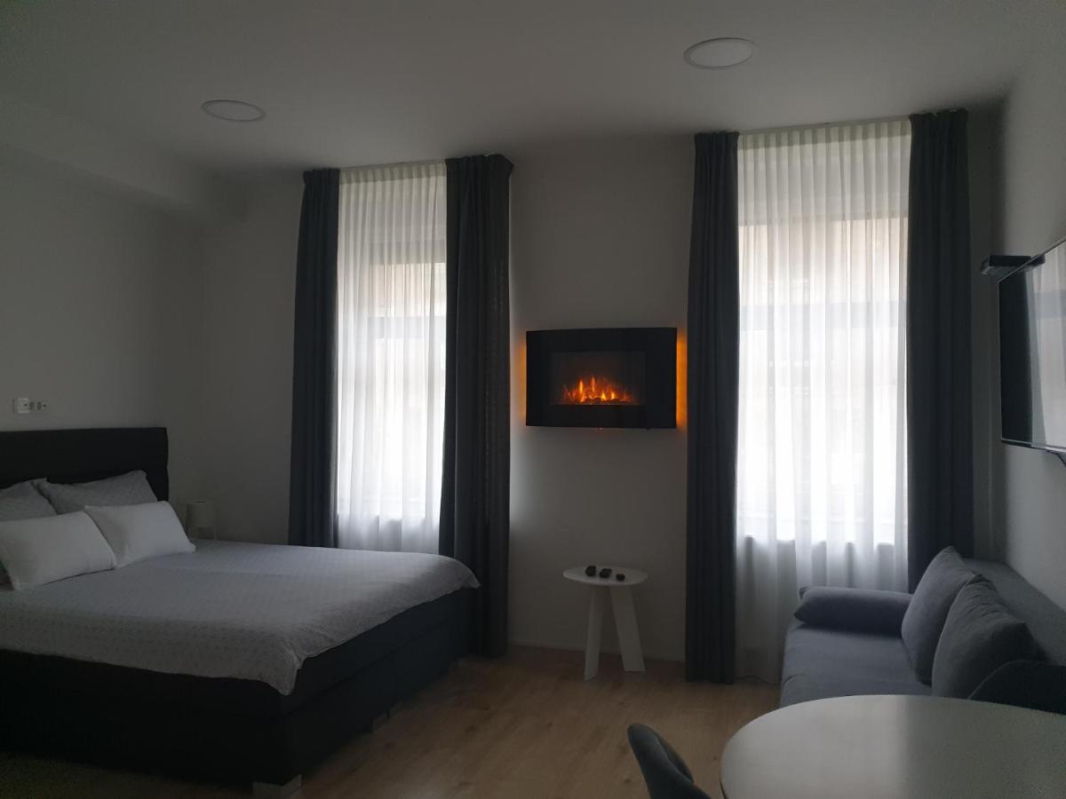 Center Main Square Apartment *